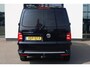 Volkswagen Transporter 2.0 TDI L2H1 Highline 102PK / 75kW, Highline, achterdeuren met ruit en wisser, navigatie, multifunctioneel lederen stuurwiel, parkeersensoren voor en achter (pdc), trekhaak, voorruit verwarming, cruise control, licht en regensensor, airco