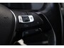 Volkswagen Transporter 2.0 TDI L2H1 Highline 102PK / 75kW, Highline, achterdeuren met ruit en wisser, navigatie, multifunctioneel lederen stuurwiel, parkeersensoren voor en achter (pdc), trekhaak, voorruit verwarming, cruise control, licht en regensensor, airco