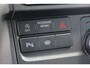 Volkswagen Transporter 2.0 TDI L2H1 Highline 102PK / 75kW, Highline, achterdeuren met ruit en wisser, navigatie, multifunctioneel lederen stuurwiel, parkeersensoren voor en achter (pdc), trekhaak, voorruit verwarming, cruise control, licht en regensensor, airco