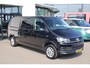Volkswagen Transporter 2.0 TDI L2H1 Highline 102PK / 75kW, Highline, achterdeuren met ruit en wisser, navigatie, multifunctioneel lederen stuurwiel, parkeersensoren voor en achter (pdc), trekhaak, voorruit verwarming, cruise control, licht en regensensor, airco