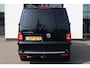 Volkswagen Transporter 2.0 TDI L2H1 Highline 102PK / 75kW, Highline, achterdeuren met ruit en wisser, navigatie, multifunctioneel lederen stuurwiel, parkeersensoren voor en achter (pdc), trekhaak, voorruit verwarming, cruise control, licht en regensensor, airco
