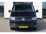 Volkswagen Transporter 2.0 TDI L2H1 Highline 102PK / 75kW, Highline, achterdeuren met ruit en wisser, navigatie, multifunctioneel lederen stuurwiel, parkeersensoren voor en achter (pdc), trekhaak, voorruit verwarming, cruise control, licht en regensensor, airco