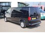 Volkswagen Transporter 2.0 TDI L2H1 Highline 102PK / 75kW, Highline, achterdeuren met ruit en wisser, navigatie, multifunctioneel lederen stuurwiel, parkeersensoren voor en achter (pdc), trekhaak, voorruit verwarming, cruise control, licht en regensensor, airco