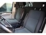 Volkswagen Transporter 2.0 TDI L2H1 Highline 102PK / 75kW, Highline, achterdeuren met ruit en wisser, navigatie, multifunctioneel lederen stuurwiel, parkeersensoren voor en achter (pdc), trekhaak, voorruit verwarming, cruise control, licht en regensensor, airco