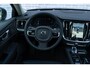Volvo V60 T6 AWD 350 pk Plug-in hybrid Ultra Bright | Longe Range | Google | Massage | 360 Camera | Alarm | Schuif-/Kanteldak | Adaptieve Cruise | Pilot Assist | Head-Up Display | Keyless | 19" LM