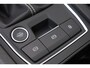 SEAT Leon 1.5 TSI Style 115PK / 85kW LED koplampen, Apple Carplay & Android Auto, volledig digitaal instrumentenpaneel, cruise control, automatische airconditioning, rijstrooksensor met correctie, LED koplampen, comfortstoelen, parkeersensoren achter, bluetooth telefoonvoorbereiding, vermoeidheidsherkenning, 16'' LMV