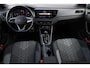 Volkswagen Polo 1.0 TSI R-Line 95PK / 70kW DSG, Achteruitrijcamera (rear view), LED koplampen, extra getint glas, Digital Cockpit Pro, comfortstoelen, 16'' 'Valencia' LMV, Apple Carplay / Android Auto, draadloos telefoon laden, DAB+, verkeerstekenherkenning, parkeersensoren voor en achter (pdc), elektrisch verstel-, verwarm- en inklapbare buitenspiegels, 48 maanden garantie / max 100.000km