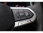 Volkswagen Polo 1.0 TSI R-Line 95PK / 70kW Verwarmbare voorstoelen, Keyless Entry & Start, volledig digitaal instrumentenpaneel, Apple Carplay & Android Auto, adaptive cruise control met Stop & Go en stuurhulp, Climatronic airconditioning, extra getint glas achter, buitenspiegels elektrisch verstel-, inklap- en verwambaar, 16'' LMV
