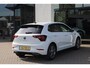 Volkswagen Polo 1.0 TSI R-Line 95PK / 70kW Verwarmbare voorstoelen, Keyless Entry & Start, volledig digitaal instrumentenpaneel, Apple Carplay & Android Auto, adaptive cruise control met Stop & Go en stuurhulp, Climatronic airconditioning, extra getint glas achter, buitenspiegels elektrisch verstel-, inklap- en verwambaar, 16'' LMV