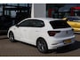 Volkswagen Polo 1.0 TSI R-Line 95PK / 70kW Verwarmbare voorstoelen, Keyless Entry & Start, volledig digitaal instrumentenpaneel, Apple Carplay & Android Auto, adaptive cruise control met Stop & Go en stuurhulp, Climatronic airconditioning, extra getint glas achter, buitenspiegels elektrisch verstel-, inklap- en verwambaar, 16'' LMV