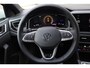 Volkswagen Polo 1.0 TSI R-Line 95PK / 70kW Verwarmbare voorstoelen, Keyless Entry & Start, volledig digitaal instrumentenpaneel, Apple Carplay & Android Auto, adaptive cruise control met Stop & Go en stuurhulp, Climatronic airconditioning, extra getint glas achter, buitenspiegels elektrisch verstel-, inklap- en verwambaar, 16'' LMV