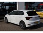Volkswagen Polo 1.0 TSI R-Line 95PK / 70kW Verwarmbare voorstoelen, Keyless Entry & Start, volledig digitaal instrumentenpaneel, Apple Carplay & Android Auto, adaptive cruise control met Stop & Go en stuurhulp, Climatronic airconditioning, extra getint glas achter, buitenspiegels elektrisch verstel-, inklap- en verwambaar, 16'' LMV