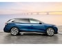 Volkswagen ID.7 Tourer 77 kWh Elektromotor 286 1AT Pro Business | 'App-Connect' draadloze smartphone integratie | Achterbank in ongelijke delen neerklapbaar incl. middenarmsteun en doorlaadmogelijkheid | Afstandscontrolesysteem (Front Assist), met voetgangers- en fietsersherkenning