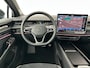 Volkswagen ID.7 Tourer 77 kWh Elektromotor 286 1AT Pro Business | 'App-Connect' draadloze smartphone integratie | Achterbank in ongelijke delen neerklapbaar incl. middenarmsteun en doorlaadmogelijkheid | Achterlichten LED, luxe uitgevoerd incl. dynamische knipperlichten