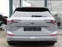 Volkswagen Golf Variant R-Line Edition | Inclusief €2000,- inruilvoordeel Inclusief €2000,- inruilvoordeel | 'App-Connect' draadloze smartphone integratie | Achterbank in ongelijke delen neerklapbaar incl. middenarmsteun en doorlaadmogelijkheid | Afstandscontrolesysteem (Front Assist)