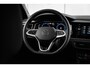 Volkswagen Polo R-Line Business Inclusief €2000,- inruilvoordeel | | 'App-Connect' draadloze smartphone integratie | Achterlichten LED, luxe uitgevoerd incl. dynamische knipperlichten | Afstandscontrolesysteem (Front Assist)