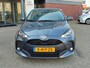 Toyota Yaris HYBRID 115 FACELIFT! APPLE/ANDROID CLIMA 15'' LM-VELGEN BLUETOOTH AD-CRUISE CAMERA NL-AUTO
