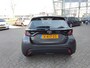 Toyota Yaris HYBRID 115 FACELIFT! APPLE/ANDROID CLIMA 15'' LM-VELGEN BLUETOOTH AD-CRUISE CAMERA NL-AUTO