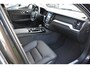 Volvo V60 T6 AWD 350PK Plug-in Hybrid Essential Edition Black | Demo | Camera | 19"LMV | Stoel-stuur verwarming | Getint glas