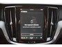 Volvo V60 T6 AWD 350PK Plug-in Hybrid Essential Edition Black | Demo | Camera | 19"LMV | Stoel-stuur verwarming | Getint glas