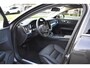 Volvo V60 T6 AWD 350PK Plug-in Hybrid Essential Edition Black | Demo | Camera | 19"LMV | Stoel-stuur verwarming | Getint glas