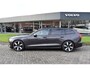 Volvo V60 T6 AWD 350PK Plug-in Hybrid Essential Edition Black | Demo | Camera | 19"LMV | Stoel-stuur verwarming | Getint glas