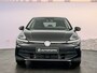Volkswagen Golf 1.5 eHybrid 204 6DSG eHybrid Life Edition | 'App-Connect' draadloze smartphone integratie | Achterbank in ongelijke delen neerklapbaar incl. middenarmsteun en doorlaadmogelijkheid | Achteruitrijcamera (Rear View)