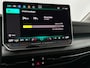 Volkswagen Golf 1.5 eHybrid 204 6DSG eHybrid Life Edition | 'App-Connect' draadloze smartphone integratie | Achterbank in ongelijke delen neerklapbaar incl. middenarmsteun en doorlaadmogelijkheid | Achteruitrijcamera (Rear View)