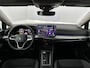 Volkswagen Golf 1.5 eHybrid 204 6DSG eHybrid Life Edition | 'App-Connect' draadloze smartphone integratie | Achterbank in ongelijke delen neerklapbaar incl. middenarmsteun en doorlaadmogelijkheid | Achteruitrijcamera (Rear View)