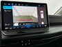 Volkswagen Golf 1.5 eHybrid 204 6DSG eHybrid Life Edition | 'App-Connect' draadloze smartphone integratie | Achterbank in ongelijke delen neerklapbaar incl. middenarmsteun en doorlaadmogelijkheid | Achteruitrijcamera (Rear View)