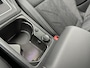 Volkswagen Golf 1.5 eHybrid 204 6DSG eHybrid Life Edition | 'App-Connect' draadloze smartphone integratie | Achterbank in ongelijke delen neerklapbaar incl. middenarmsteun en doorlaadmogelijkheid | Achteruitrijcamera (Rear View)