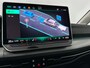 Volkswagen Golf 1.5 eHybrid 204 6DSG eHybrid Life Edition | 'App-Connect' draadloze smartphone integratie | Achterbank in ongelijke delen neerklapbaar incl. middenarmsteun en doorlaadmogelijkheid | Achteruitrijcamera (Rear View)