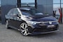Volkswagen Golf 1.5 TSI DSG R-Line 150pk Panodak/ Camera /ACC/ Black style