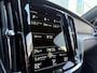 Volvo V60 2.0 T6 Recharge AWD R-Design | Trekhaak | Adaptieve Cruise Control | Donker getint glas achter | Parkeercamera | 19" LM velgen | Navigatie | Keyless | Dode hoek detectie BLIS | Apple Carplay / Android Auto | DAB+ radio |