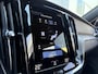 Volvo V60 2.0 T6 Recharge AWD R-Design | Trekhaak | Adaptieve Cruise Control | Donker getint glas achter | Parkeercamera | 19" LM velgen | Navigatie | Keyless | Dode hoek detectie BLIS | Apple Carplay / Android Auto | DAB+ radio |