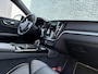 Volvo V60 2.0 T6 Recharge AWD R-Design | Trekhaak | Adaptieve Cruise Control | Donker getint glas achter | Parkeercamera | 19" LM velgen | Navigatie | Keyless | Dode hoek detectie BLIS | Apple Carplay / Android Auto | DAB+ radio |