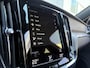 Volvo V60 2.0 T6 Recharge AWD R-Design | Trekhaak | Adaptieve Cruise Control | Donker getint glas achter | Parkeercamera | 19" LM velgen | Navigatie | Keyless | Dode hoek detectie BLIS | Apple Carplay / Android Auto | DAB+ radio |