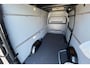 Mercedes-Benz eSprinter 320 L2/H2 Pro 81kWh | Winterpakket | High-performance LED-koplampen | Trekhaak | Smartphone Integratie Pakket | Zitcomfortpakket | Laadruimte bekleding PRO Pakket |Parkeerpakket met Achteruitrijcamera |