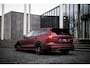 Volvo V60 2.0 T8 Plug-in hybrid AWD Ultra Dark | Bowers & Wilkins Audio | Stoel + stuurverwarming | Schuif-/-kanteldak | elektr. stoelen incl. memory | 21" Everlast velgen| Heico verlagingsset | Heico sportuitlaat | Heico Bodypakket | Absolute Matt Mythos Red |
