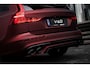 Volvo V60 2.0 T8 Plug-in hybrid AWD Ultra Dark | Bowers & Wilkins Audio | Stoel + stuurverwarming | Schuif-/-kanteldak | elektr. stoelen incl. memory | 21" Everlast velgen| Heico verlagingsset | Heico sportuitlaat | Heico Bodypakket | Absolute Matt Mythos Red |