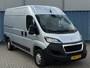Peugeot Boxer 330 2.2 BlueHDi 120 L2H2 Premium | Achteruitrijcamera | All-season banden | Bestuurdersstoel in hoogte verstelbaar