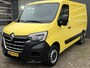 Renault Master T28 2.3 dCi 135 L1H1 Airco Cruise controle Trekhaak 2500kg trekgewicht Achteruitrijcamera Schuifdeur 3-Persoons Euro 6 Navigatiesysteem Telefoonverbinding 1e eigenaar
