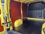Renault Master T28 2.3 dCi 135 L1H1 Airco Cruise controle Trekhaak 2500kg trekgewicht Achteruitrijcamera Schuifdeur 3-Persoons Euro 6 Navigatiesysteem Telefoonverbinding 1e eigenaar