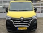 Renault Master T28 2.3 dCi 135 L1H1 Airco Cruise controle Trekhaak 2500kg trekgewicht Achteruitrijcamera Schuifdeur 3-Persoons Euro 6 Navigatiesysteem Telefoonverbinding 1e eigenaar