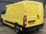 Renault Master T28 2.3 dCi 135 L1H1 Airco Cruise controle Trekhaak 2500kg trekgewicht Achteruitrijcamera Schuifdeur 3-Persoons Euro 6 Navigatiesysteem Telefoonverbinding 1e eigenaar
