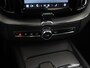 Volvo XC60 T6 Recharge AWD LR Plus Dark | Trekhaak | ACC | H & K | Panodak | Leder | 360 Camera | Zondag Open!