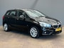 BMW 2-Serie Active Tourer 225xe iPerformance Àutomaat | Stoelverwarming | Navigatie | Clima | Cruise | Parkeersensoren | | Airco (automatisch) | Bluetooth telefoonvoorbereiding | Boordcomputer