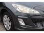 Peugeot 308 SW 1.6 e-HDi Blue Lease Executive Climate control, Automaat, Panoramadak, Trekhaak, Elektrische ramen, Cruise control