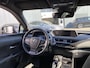 Lexus UX 250h Preference Line NL-AUTO NAVI BLIND SPOT PARKEERSENSOREN SMART-ENTRY APPLE CARPLAY