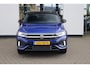 Volkswagen T-Roc 1.5 TSI R-Line 150PK / 110 kW, LED Matrix (IQ.Lights), achteruitrijcamera (rear view), Beats® audiosysteem, panoramadak, verwarmbare voorstoelen, verkeersborddetectie, Apple Carplay & Android Auto, Alarm klasse III, full map navigatie, DAB+, adaptieve cruise control (acc), parkeersensoren voor en achter (pdc), digital cockpit pro, keyless start & entry, elektrisch verstel-, verwarm- en inklapbare buitenspiegels, draadloos telefoon laden, elektrische achterklep, R-Line in- en exterieur